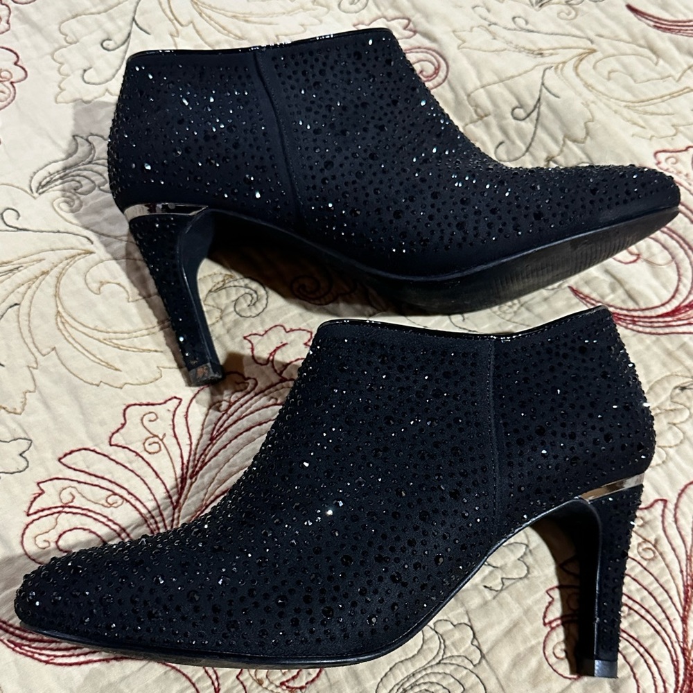 Size 6 x appeal black sparkle booties